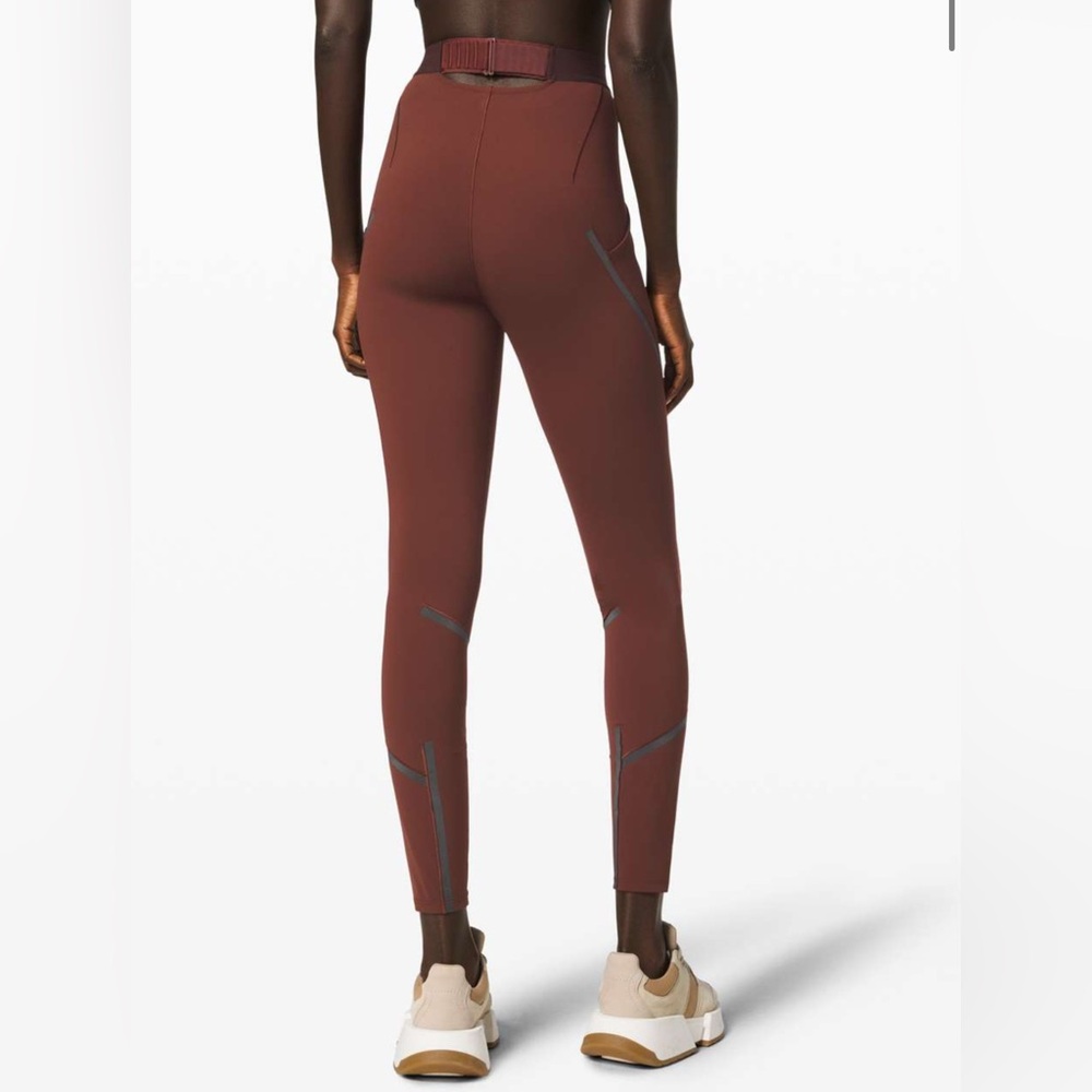 Lululemon Esker Tight Reflective *lululemon lab
Size 6
Dark Cedar
93 - Picture 2 of 6